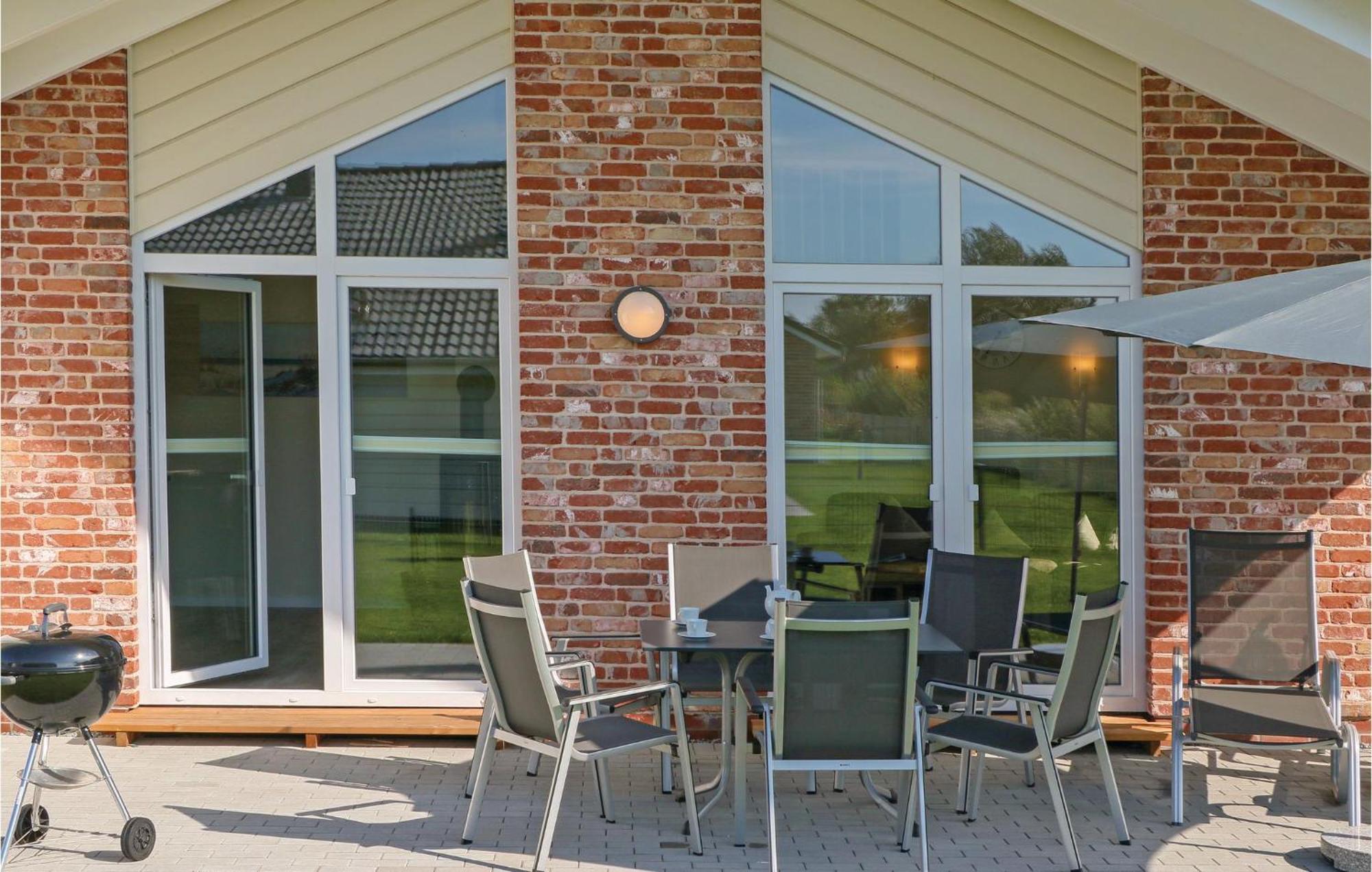 Awesome Home In Dagebuell With Kitchen Exterior foto